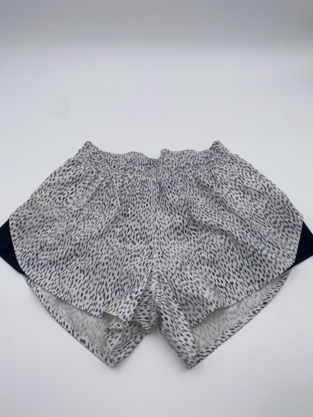 lululemon pleated cheetah Shorts w/liner size 4